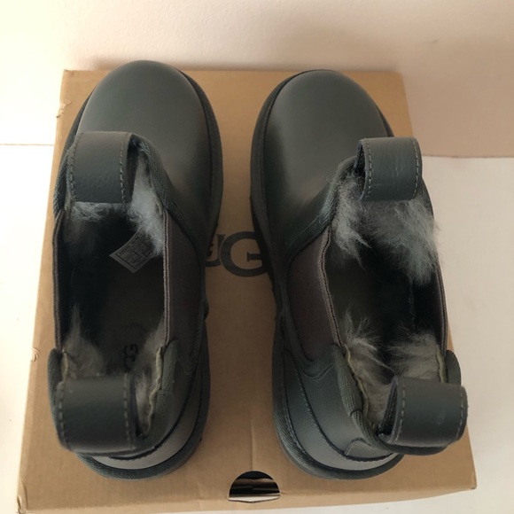 UGG Neumel Platform Chelsea leather Boot. Light weight. New. Size: 8, 9 - Picture 11 of 11